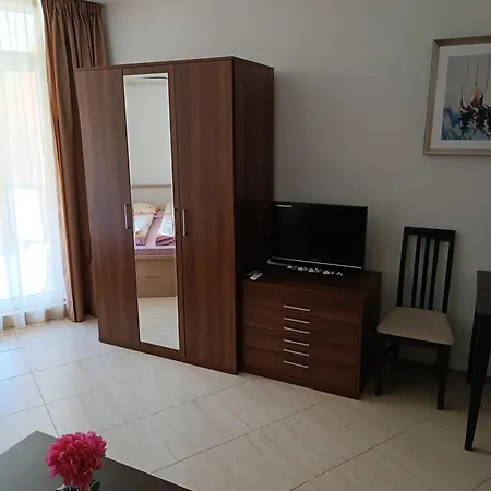 Midia Grand - S Vyhledem Na * Aheloy